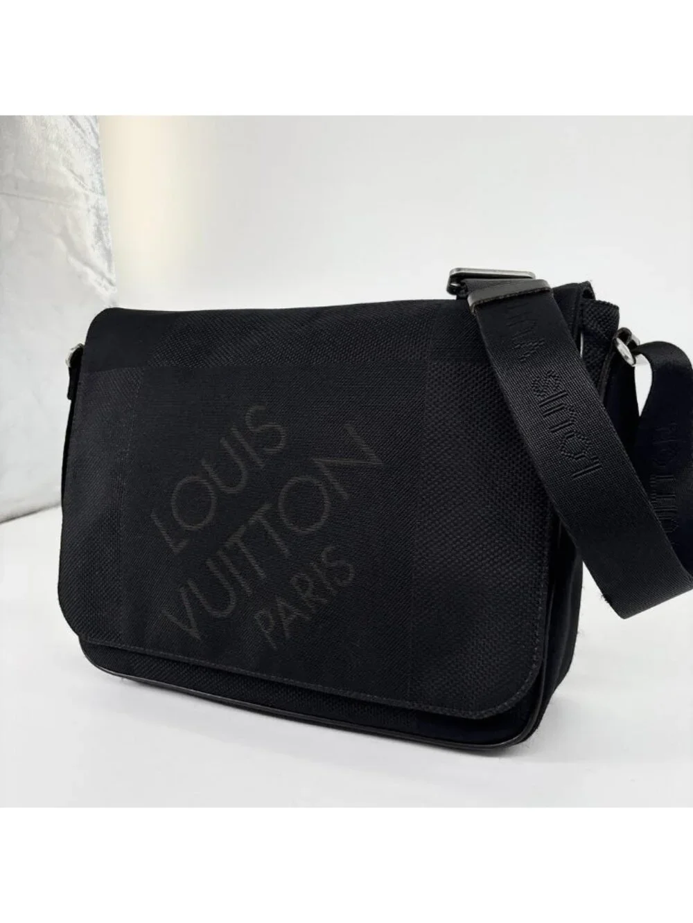 Louis Vuitton Damier Geant Petite Messager Shoulder